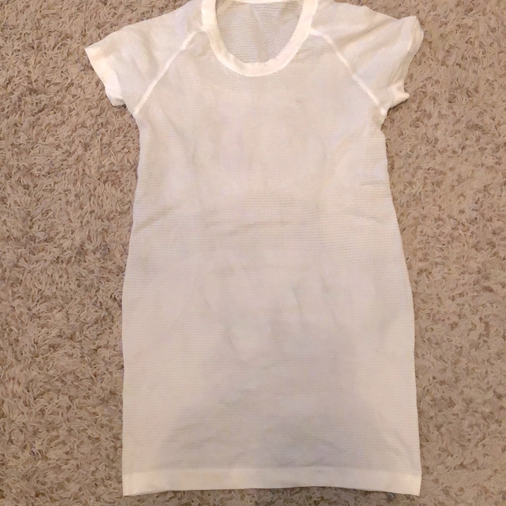 Lululemon swiftly tech tshirt.